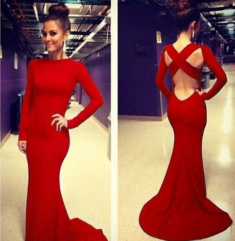 Robe rouge longue manche longue