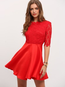 Robe rouge mi longue dentelle