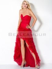 Robe rouge moulante courte