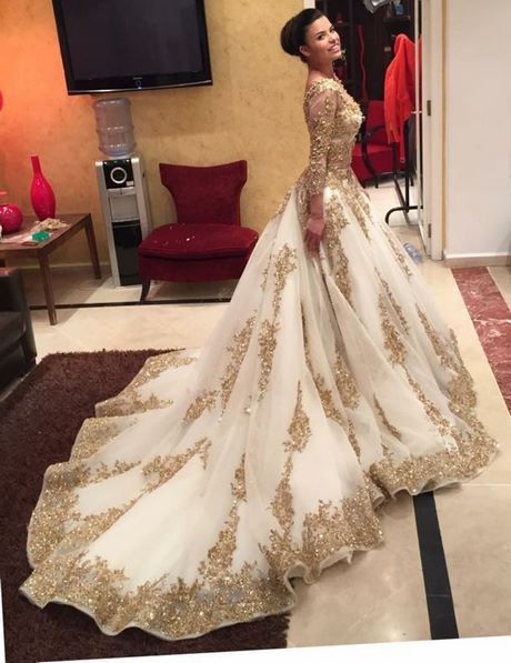 Robe longue blanche et dorée