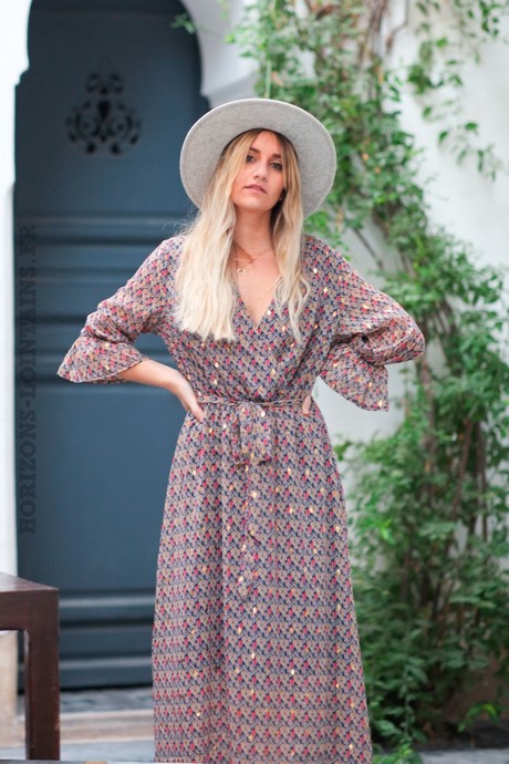 Robe longue blanche et dorée