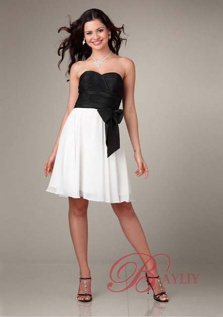 Robe courte noir et blanche