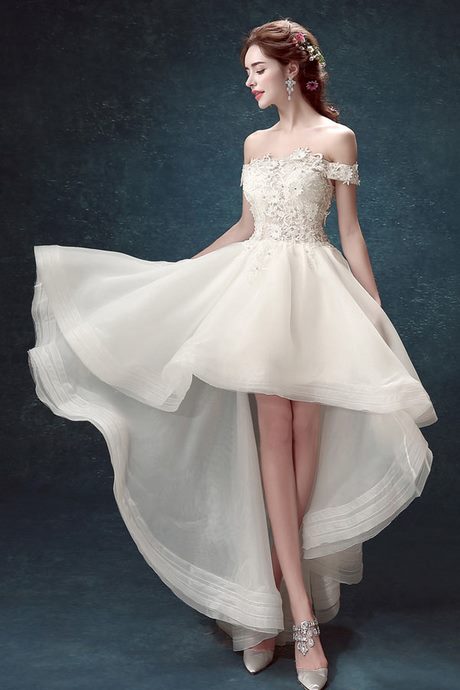 Robe de mariée courte devant longue derriere