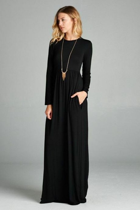 Robe longue noire simple