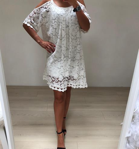 Robe blanc cassé dentelle