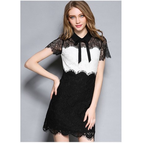 Robe blanche et noir dentelle