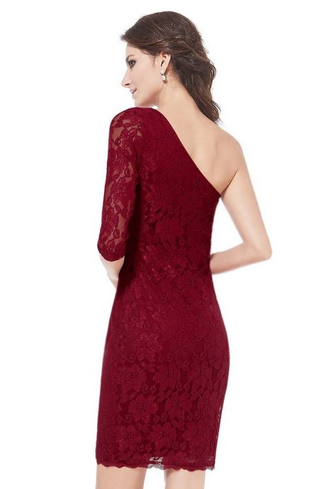 Robe bordeaux dentelle