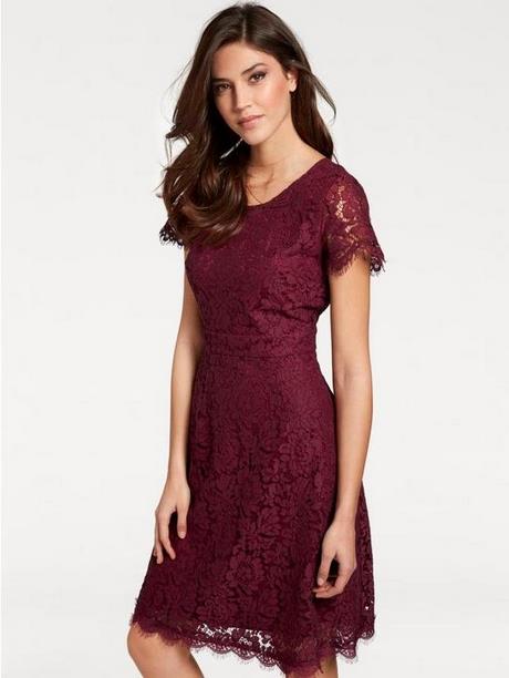 Robe bordeaux dentelle