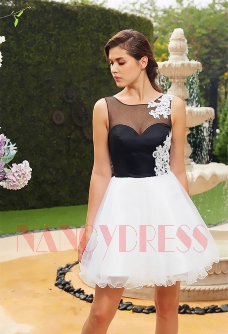 Robe cocktail blanche dentelle