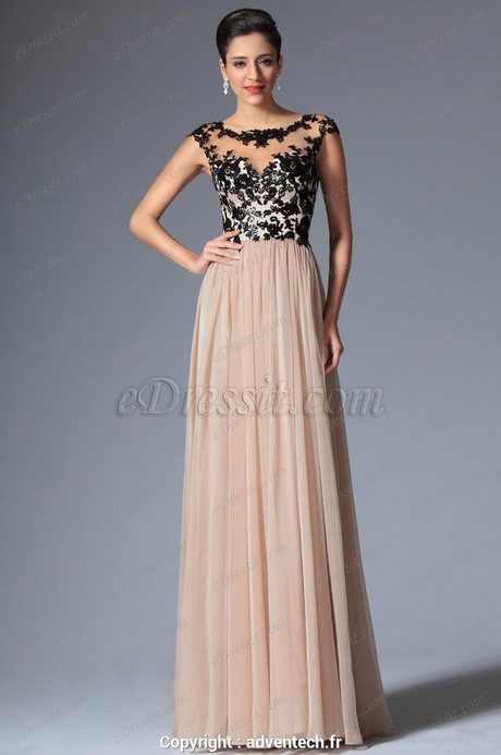 Robe cocktail longue dentelle