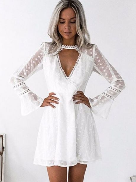 Robe dentelle blanche manches longues