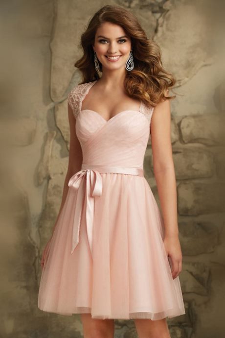 Robe dentelle rose poudré