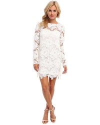 Robe droite blanche dentelle