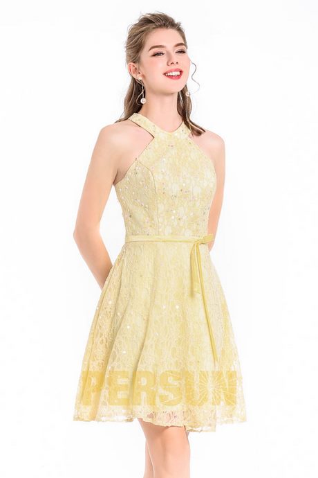 Robe en dentelle jaune