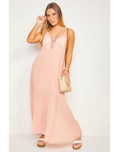 Robe longue en dentelle rose