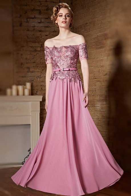 Robe longue en dentelle rose