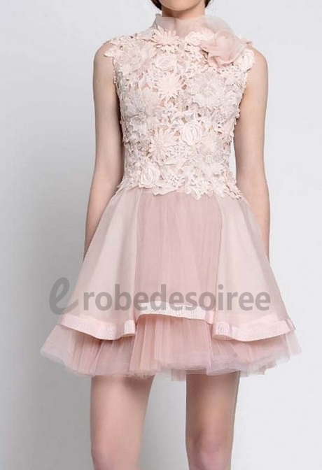 Robe rose a dentelle