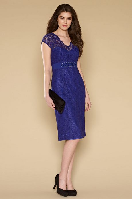 Robe violette dentelle