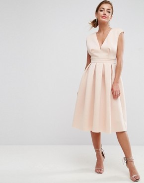 Robe couleur rose poudré