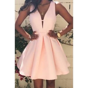 Robe courte rose pale