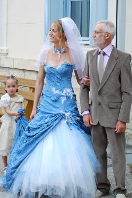 Robe de mariée couleur bleu