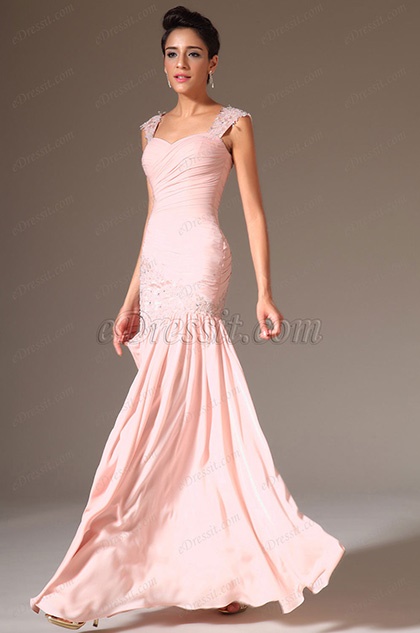 Robe rose pale dentelle