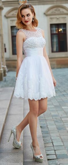 Robe blanche classe pas cher