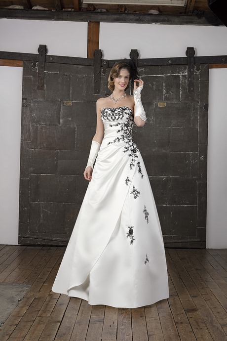 Robe de mariée bordeaux et blanc