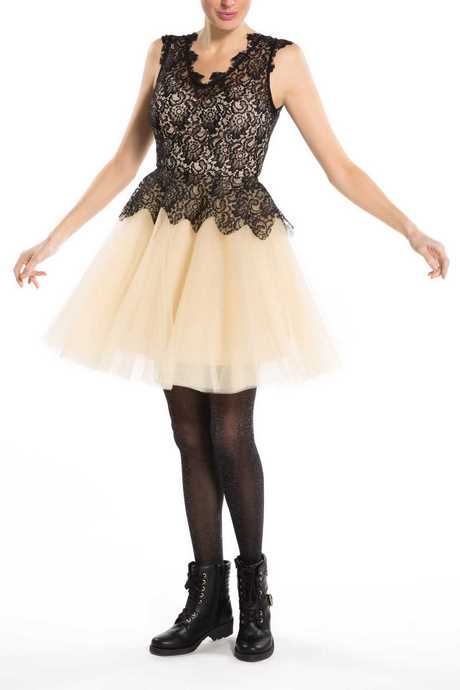 Robe en dentelle et tulle