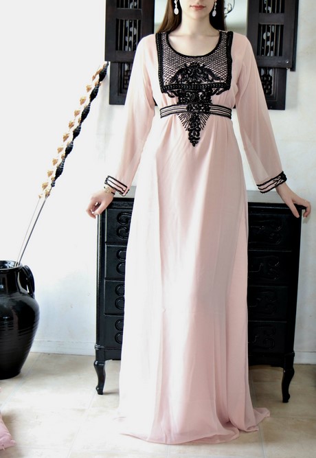 Robe noir et rose pale