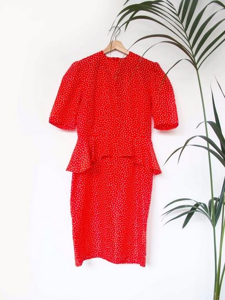 Robe vintage rouge à pois blanc