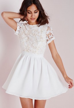 Robe blanche patineuse