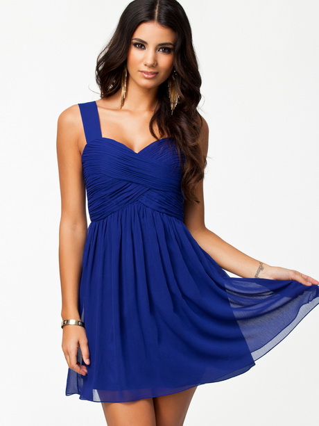 Une robe bleue