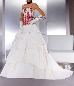 Robe de mariee blanc et rouge