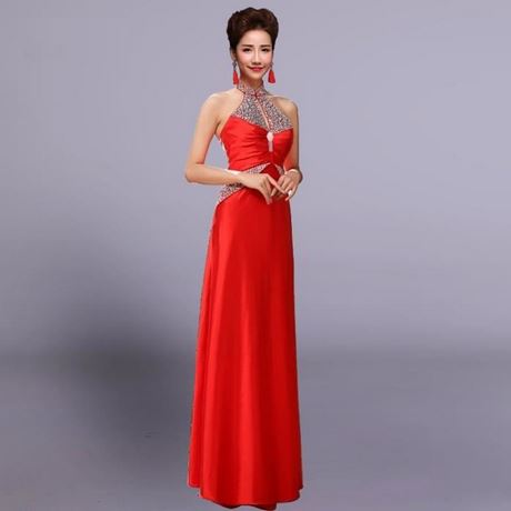 Robe rouge de fete