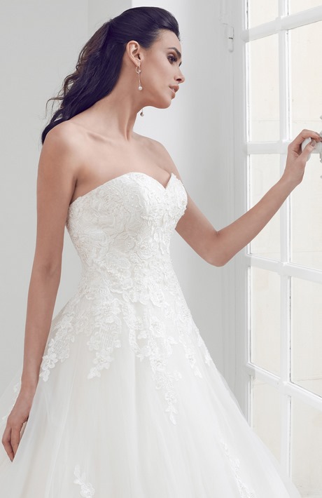 Robe de mariée rouge et blanche 2020