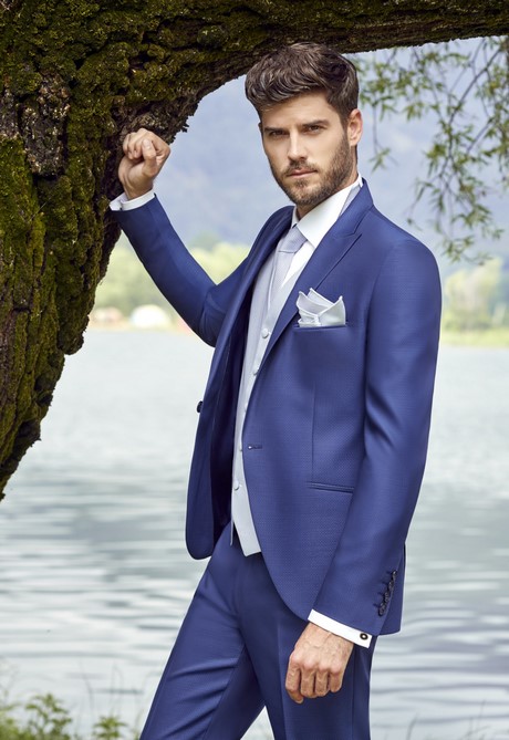 Costume de mariage bleu roi
