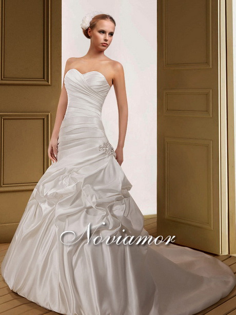 Robe asymétrique pour mariage