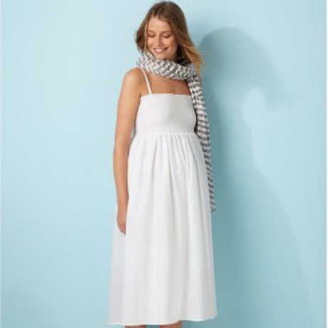 Robe blanche femme enceinte