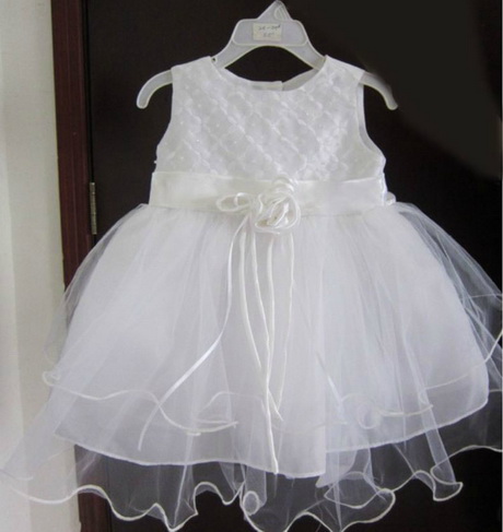 Robe blanche pour bebe