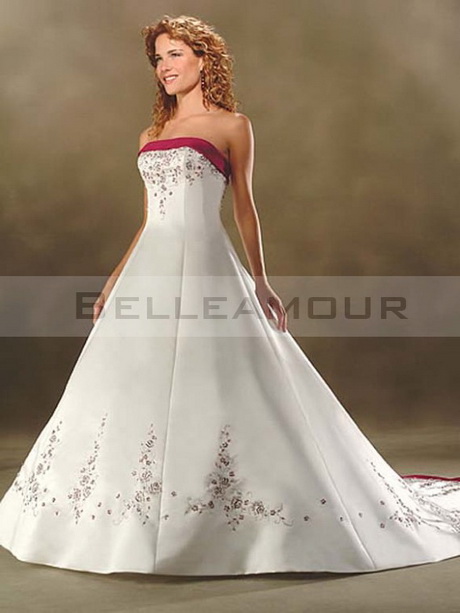 Robe de mariage rouge et blanche