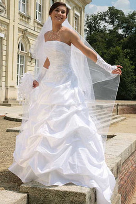 Robe de mariée avec voile