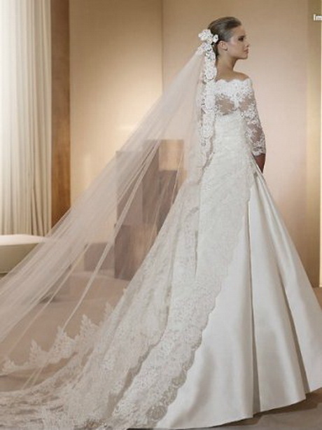 Robe de mariée avec voile