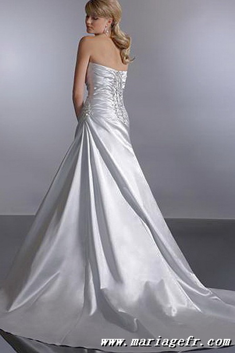 Robe de mariée gris perle