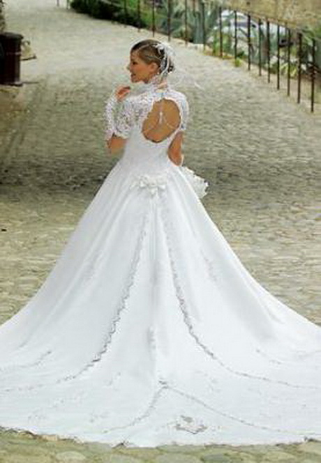 Robe de mariee avec longue traine