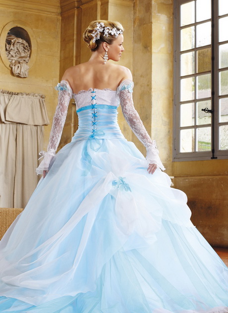 Robe de mariee blanche et turquoise