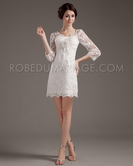 Robe dentelle courte