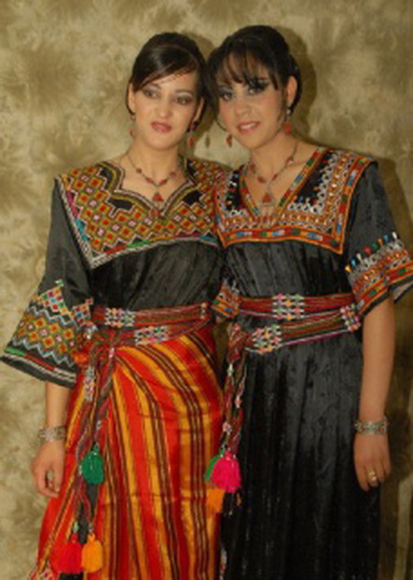 Robe kabyle avec broderie