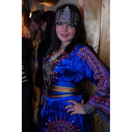 Robe kabyle avec broderie