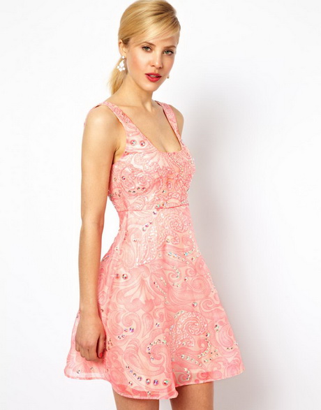 Robe rose dentelle